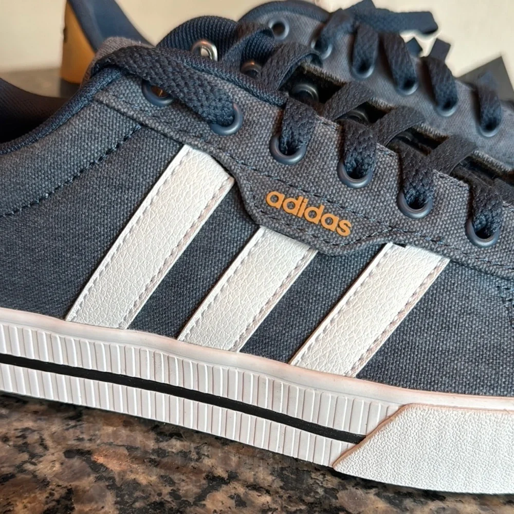 Adidas daily 3.0 Blue and White Casual Sneakers NIB 8